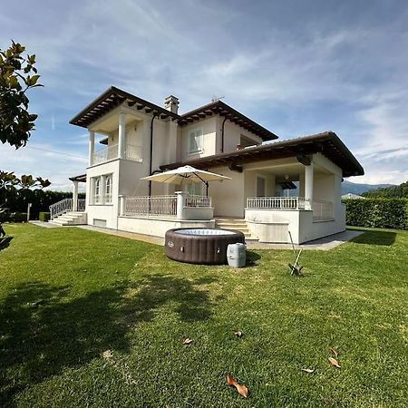 Villa Oriella - Piscina Idromassaggio E Relax -Versilia Camaiore Exterior photo